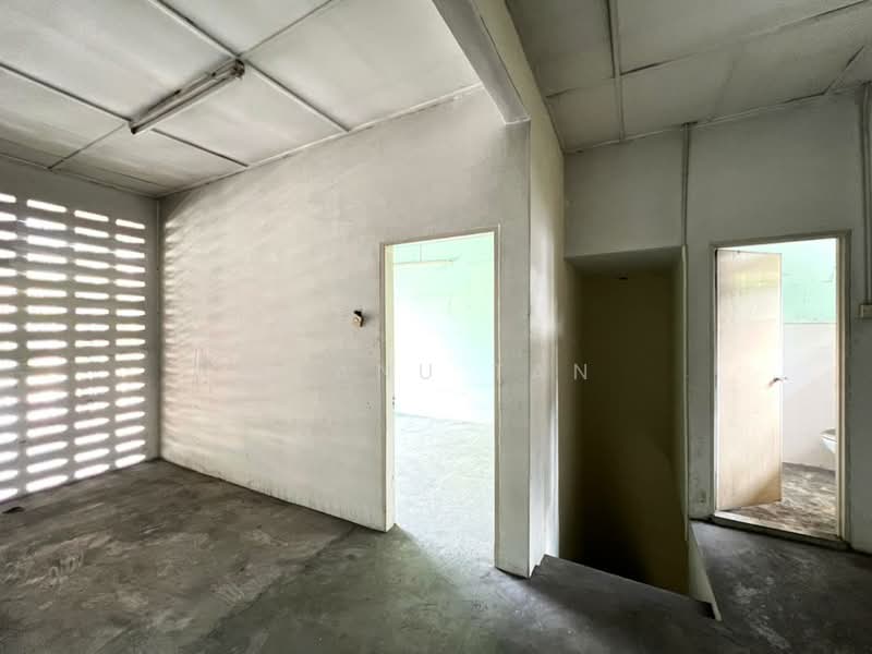 Commercial Semi-D for Rent in Jalan Klang Lama (Old Klang Road) (Kuala Lumpur) - Keanu Tan - Interior - PropertyGuru.com.my