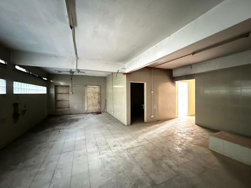 Commercial Semi-D for Rent in Jalan Klang Lama (Old Klang Road) (Kuala Lumpur) - Keanu Tan - Interior - PropertyGuru.com.my