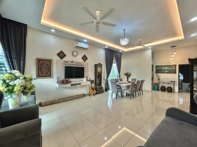Semi-Detached House for Sale in Telok Panglima Garang (Selangor) - Mohd Aizat Saiful Bahri - Living Room - PropertyGuru.com.my