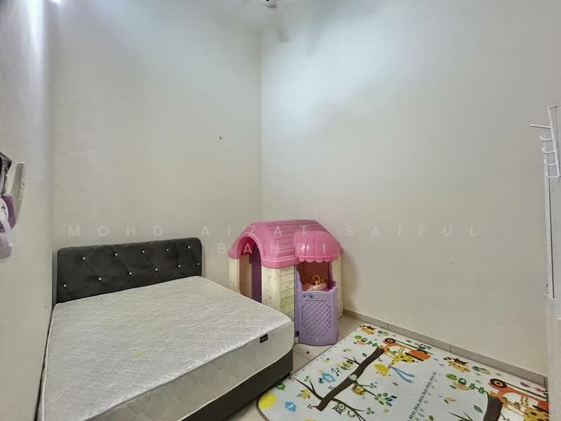 Semi-Detached House for Sale in Telok Panglima Garang (Selangor) - Mohd Aizat Saiful Bahri - Bedroom - PropertyGuru.com.my