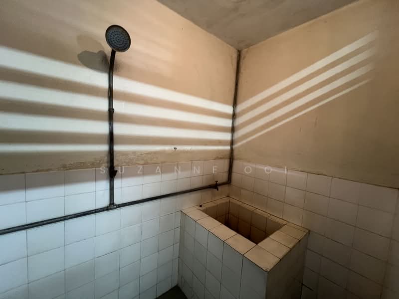 1-storey Terraced House for Sale in Ayer Itam (Penang) - Suzanne Ooi - Bathroom - PropertyGuru.com.my