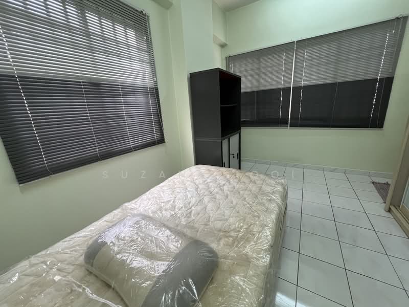 Apartment for Sale at Gambier Heights - Suzanne Ooi - Bedroom - PropertyGuru.com.my
