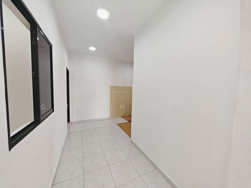1-storey Terraced House for Rent in Taman Sri Skudai (Skudai) - Catherine Chiah - Corridor - PropertyGuru.com.my