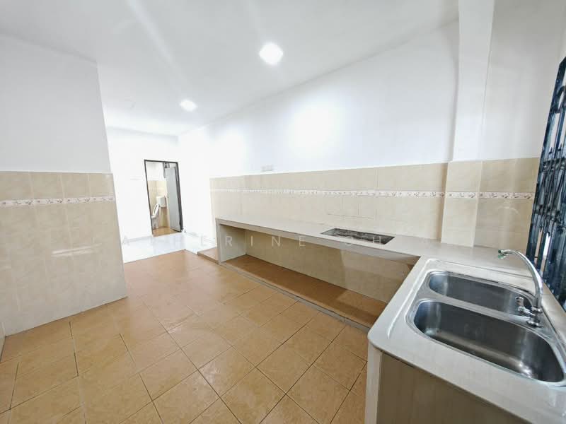 1-storey Terraced House for Rent in Taman Sri Skudai (Skudai) - Catherine Chiah - Kitchen - PropertyGuru.com.my