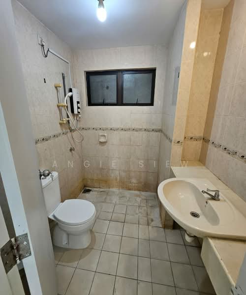Condominium for Sale at Pelangi Utama - Angie Siew - Bathroom - PropertyGuru.com.my
