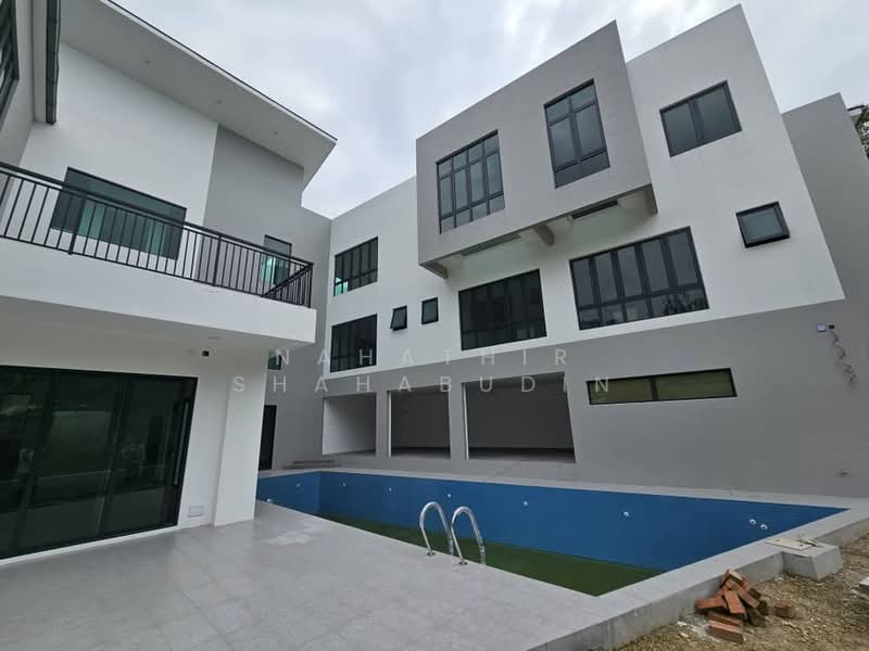 Bungalow for Sale in Bukit Jelutong (Shah Alam) - Nahathir Shahabudin - Exterior - PropertyGuru.com.my