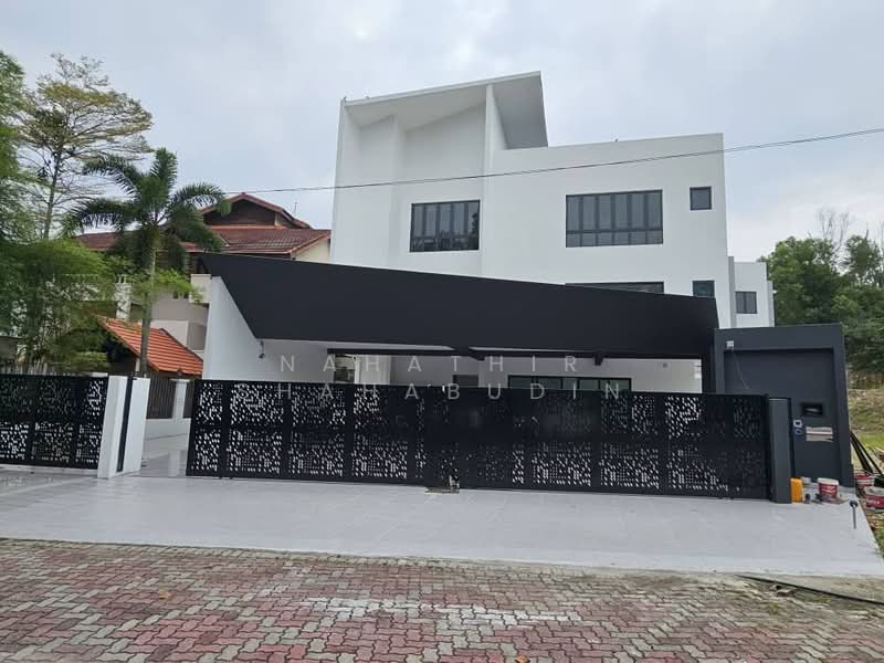 Bungalow for Sale in Bukit Jelutong (Shah Alam) - Nahathir Shahabudin - Exterior - PropertyGuru.com.my