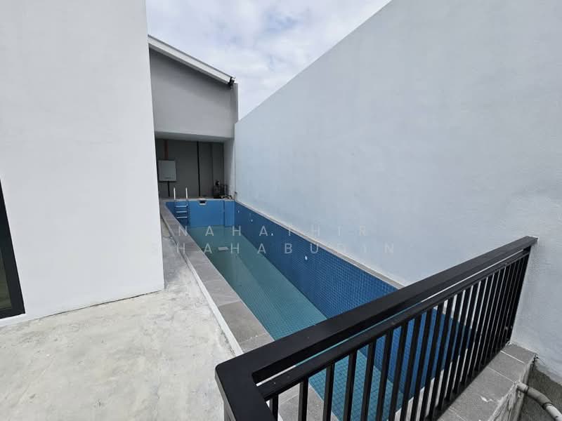 Bungalow for Sale in Bukit Jelutong (Shah Alam) - Nahathir Shahabudin - Exterior - PropertyGuru.com.my