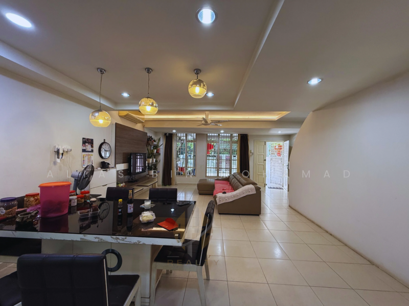 2-storey Terraced House for Sale in Kampung Tok Adis (Kuala Ibai) - Alias Bin Mohamad - Living Room - PropertyGuru.com.my