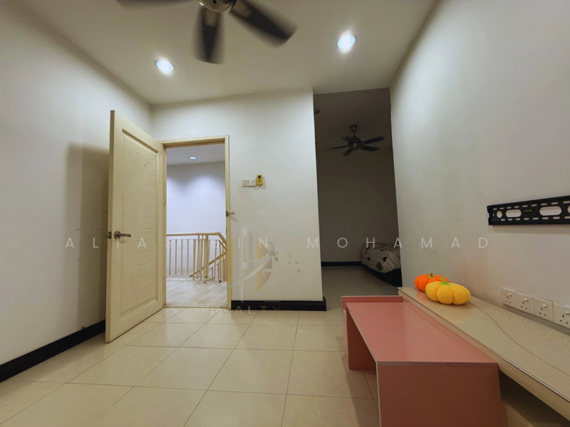 2-storey Terraced House for Sale in Kampung Tok Adis (Kuala Ibai) - Alias Bin Mohamad - Interior - PropertyGuru.com.my