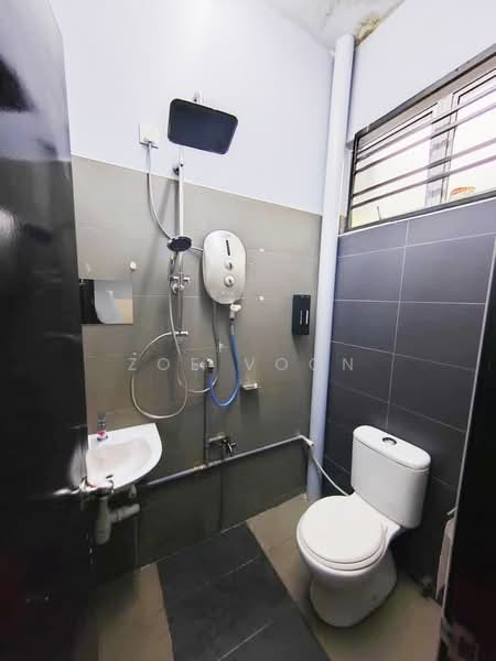 1-storey Terraced House for Sale in Taman Mount Austin (Tebrau) - Zoe Voon - Bathroom - PropertyGuru.com.my