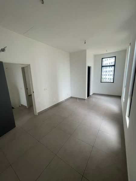 2-storey Terraced House for Sale in Taman Mount Austin (Tebrau) - Alan Ler - Living Room - PropertyGuru.com.my