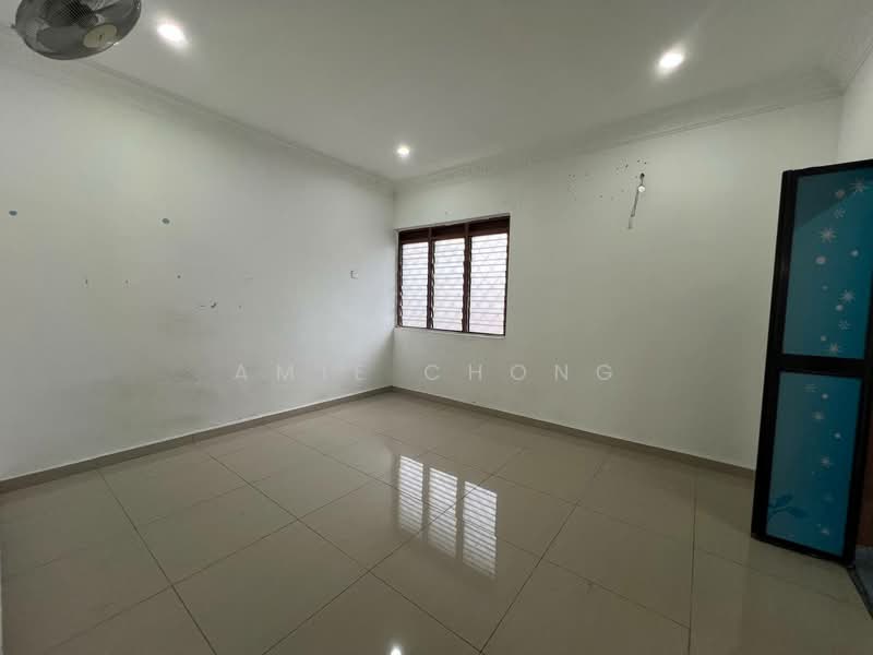 2-storey Terraced House for Sale in Taman Pengkalan Barat (Ipoh) - Amie Chong - Bedroom - PropertyGuru.com.my