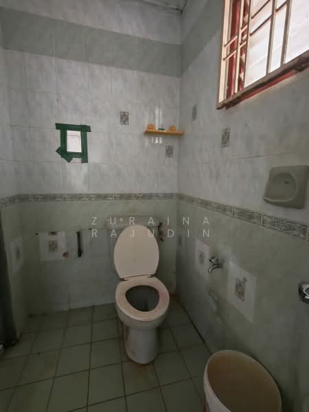 2-storey Terraced House for Rent in Seksyen 7 (Shah Alam) - Zuraina Rajudin - Bathroom - PropertyGuru.com.my