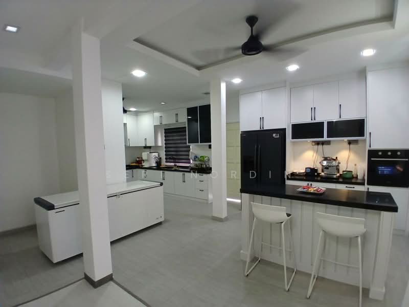 Seksyen 7 untuk Untuk Dijual - RM 1,350,000, Feb 2026 - Kitchen - PropertyGuru.com.my