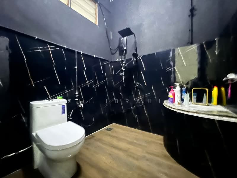 1-storey Terraced House for Sale in Taman Melawati (Ulu Kelang) - Azli Ibrahim - Bathroom - PropertyGuru.com.my