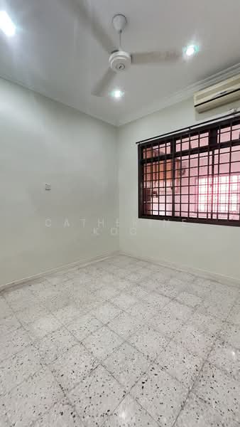 1-storey Terraced House for Rent in Taman Pelangi (Johor Bahru) - Catherine Koo - bedroom  - PropertyGuru.com.my