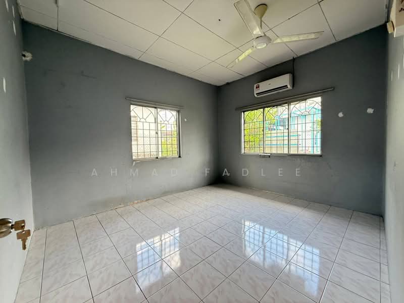 Bungalow for Sale in Bandar Putra Permai (Seri Kembangan) - Ahmad Fadlee - PropertyGuru.com.my