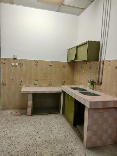 Taman Wah Keong Freehold Single Storey End Lot For Sale untuk Untuk Dijual - RM 310,000, Feb 2026 - Kitchen - PropertyGuru.com.my