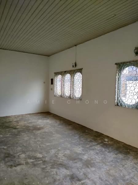 Taman Wah Keong Freehold Single Storey End Lot For Sale untuk Untuk Dijual - RM 310,000, Feb 2026 - Bedroom - PropertyGuru.com.my