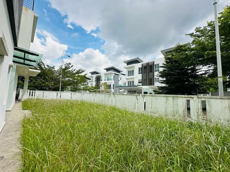 Semi-Detached House for Sale in Taman Suria Villa (Kajang) - BILYA ARIFF - Exterior - PropertyGuru.com.my