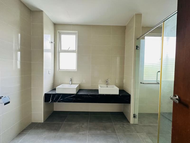 Semi-Detached House for Sale in Taman Suria Villa (Kajang) - BILYA ARIFF - Bathroom - PropertyGuru.com.my