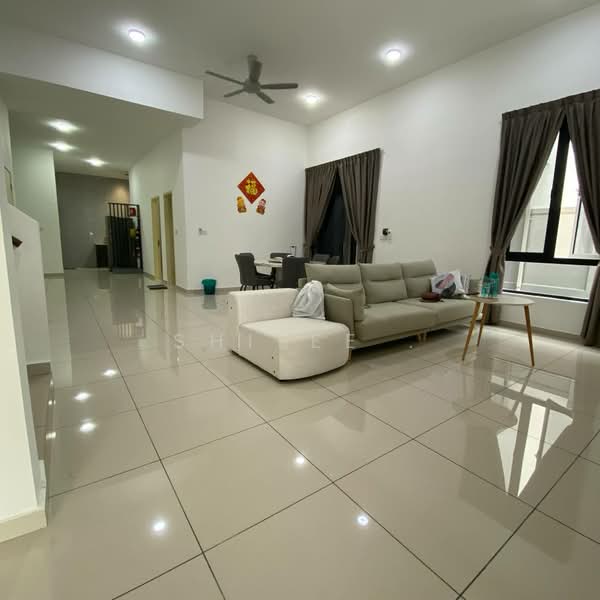 Cluster House for Sale in Taman Desa Tebrau (Tebrau) - Shilee . - Living Room - PropertyGuru.com.my