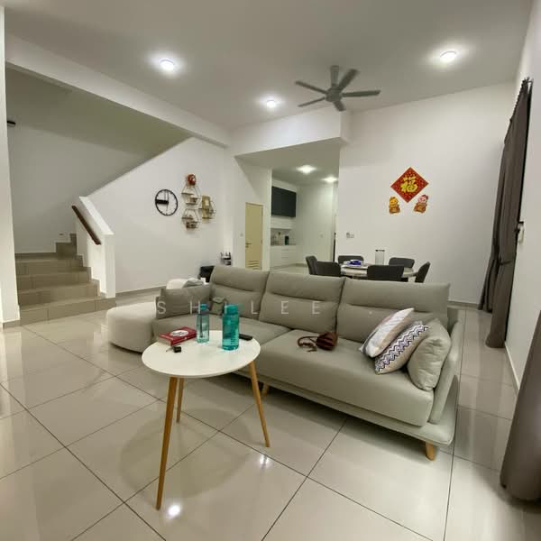 Cluster House for Sale in Taman Desa Tebrau (Tebrau) - Shilee . - Living Room - PropertyGuru.com.my