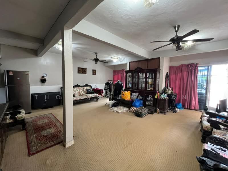 2-storey Terraced House for Sale in Taman Keramat (Ulu Kelang) - Thoriq Suparman - Living Room - PropertyGuru.com.my