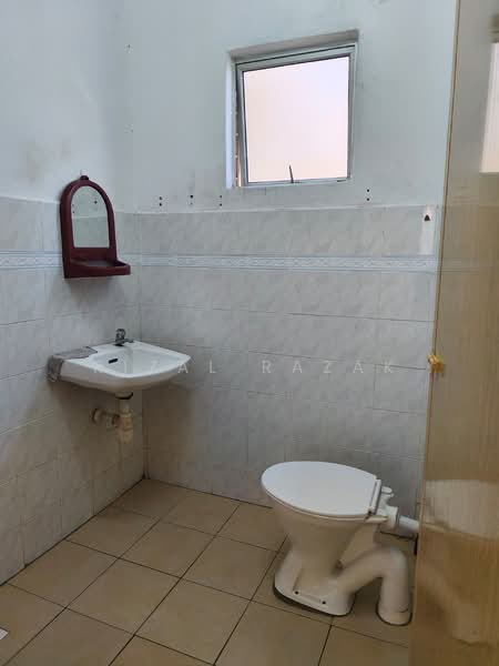 Apartment for Sale at Sri Wira Rivera Rise - Rizal Razak - Bathroom - PropertyGuru.com.my