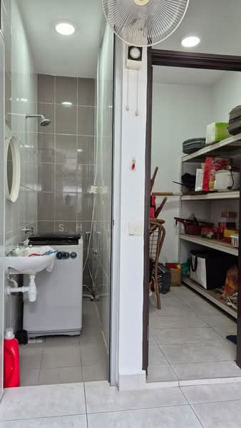 Townhouse for Sale in Taman Sutera Utama (Skudai) - Shilee . - Bathroom - PropertyGuru.com.my