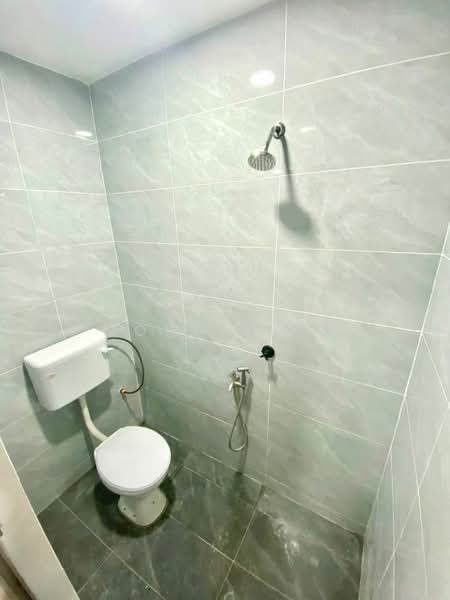 Taman Universiti untuk Untuk Dijual - RM 409,000, Mac 2026 - Bathroom - PropertyGuru.com.my