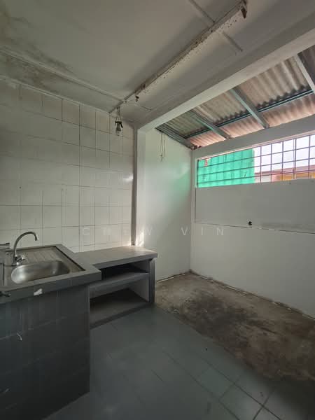 1-storey Terraced House for Rent in Taman Johor Jaya (Johor Bahru) - Chew Vin - Kitchen - PropertyGuru.com.my