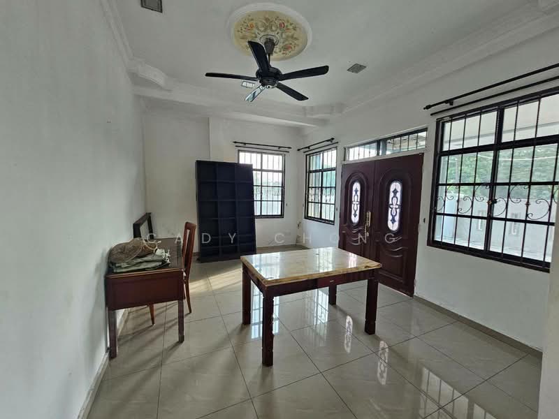 Bungalow for Sale in Taman Bukit Kempas (Tampoi) - Cady Chong - Living Room - PropertyGuru.com.my