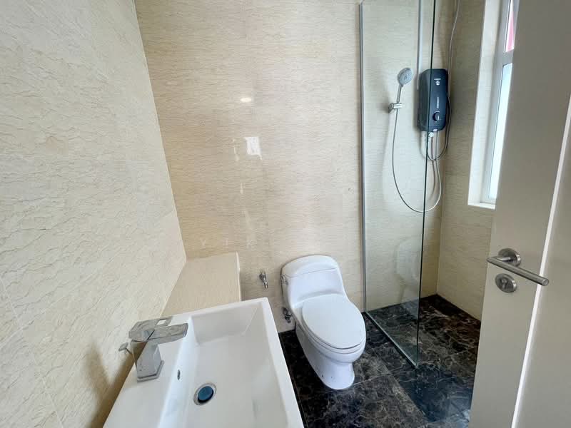 Service Residence for Sale at TriTower Residence @ Johor Bahru Sentral - Yik Tat - Bathroom - PropertyGuru.com.my