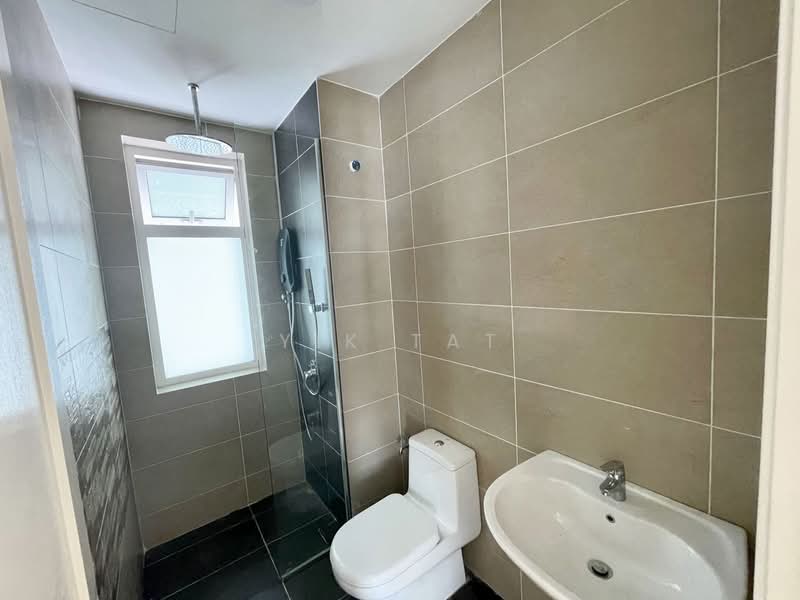 Service Residence for Sale at TriTower Residence @ Johor Bahru Sentral - Yik Tat - Bathroom - PropertyGuru.com.my
