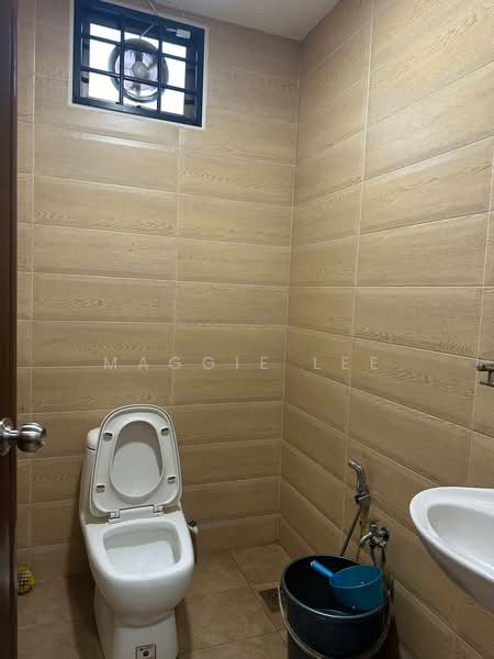 Shop / Office for Sale in Taman Molek (Johor Bahru) - Maggie Lee - Bathroom - PropertyGuru.com.my