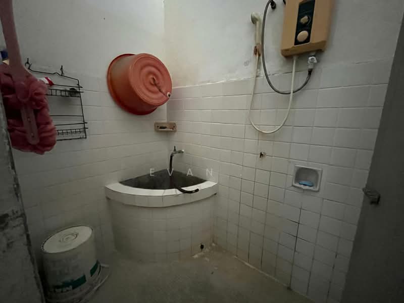 Taman Lip Sin untuk Untuk Dijual - RM 750,000, Feb 2026 - Bathroom - PropertyGuru.com.my