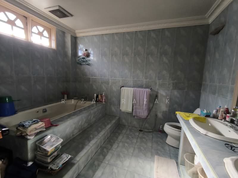 Petaling Jaya untuk Untuk Dijual - RM 3,000,000, Mac 2026 - Bathroom - PropertyGuru.com.my