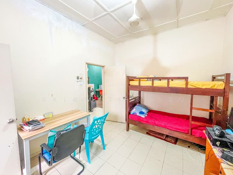 2-storey Terraced House for Sale in Alam Budiman (Shah Alam) - Salawati Busro - Bedroom - PropertyGuru.com.my