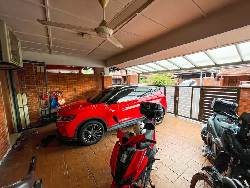 2-storey Terraced House for Sale in Alam Budiman (Shah Alam) - Salawati Busro - Car Park - PropertyGuru.com.my