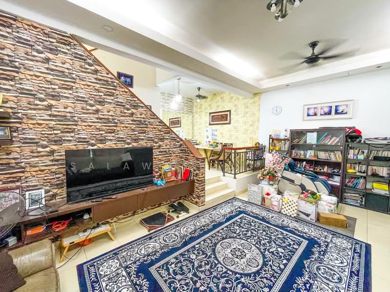 2-storey Terraced House for Sale in Alam Budiman (Shah Alam) - Salawati Busro - Living Room - PropertyGuru.com.my