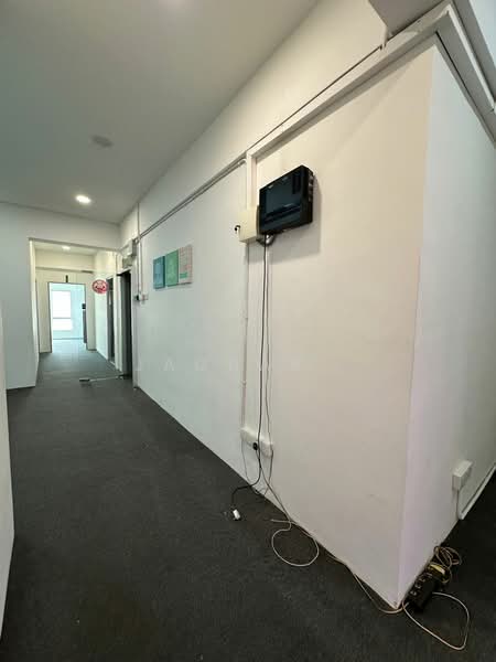 Taman equine 2nd floor office for rent seri kembangan untuk Untuk Disewa - RM 1,850 /bulan, Feb 2026 - Corridor - PropertyGuru.com.my