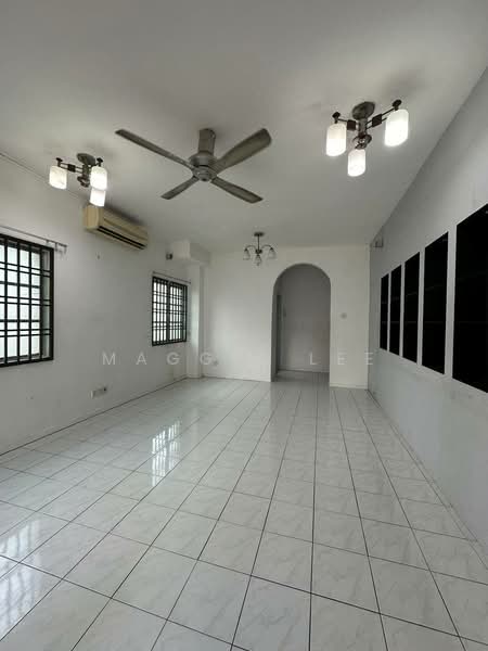 Bukit Indah untuk Untuk Dijual - RM 750,000, Feb 2026 - Living Room - PropertyGuru.com.my
