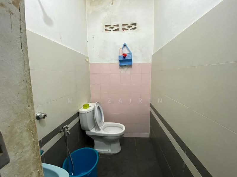 Terraced House for Sale in Ampang Jaya (Ampang) - M.J Zairin - Bathroom - PropertyGuru.com.my