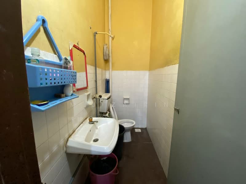 Terraced House for Sale in Ampang Jaya (Ampang) - M.J Zairin - Bathroom - PropertyGuru.com.my