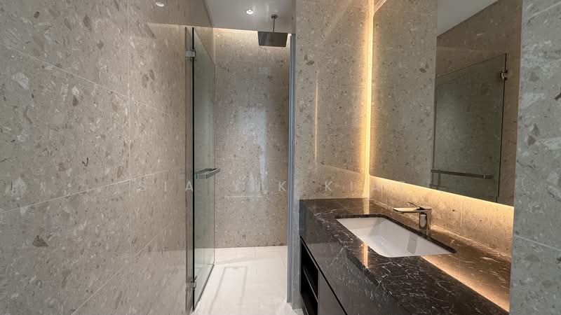 Service Residence for Sale at Pavilion Damansara Heights, Windsor Suites - Sia Yik Kiat - Bathroom - PropertyGuru.com.my