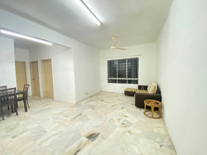 Residensi Warnasari 3 untuk Untuk Disewa - RM 700 /bulan, Mac 2026 - Living Room - PropertyGuru.com.my