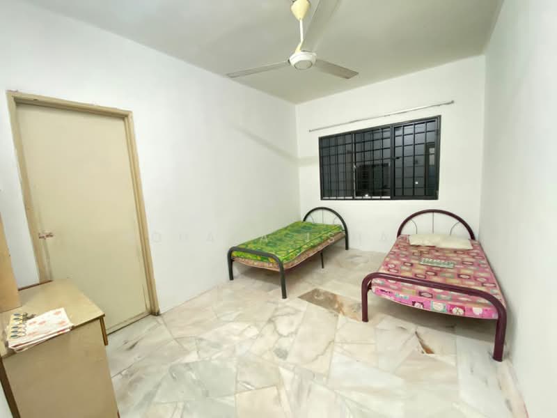 Residensi Warnasari 3 untuk Untuk Disewa - RM 700 /bulan, Mac 2026 - Bedroom - PropertyGuru.com.my