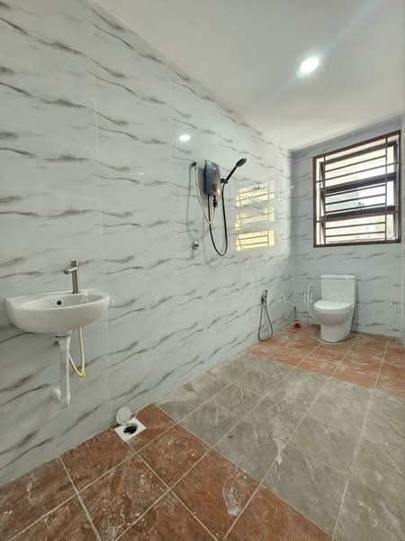 Taman Johor Jaya untuk Untuk Dijual - RM 849,000, Feb 2026 - Bathroom - PropertyGuru.com.my